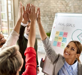 MÓDULO 6: EQUIPOS DE ALTO DESEMPEÑO.
El propósito de este módulo es desarrollar equipos de alto desempeño a partir de un liderazgo que inspira y favorece la retroalimentación en todas las direcciones en un ambiente de confianza y apertura.